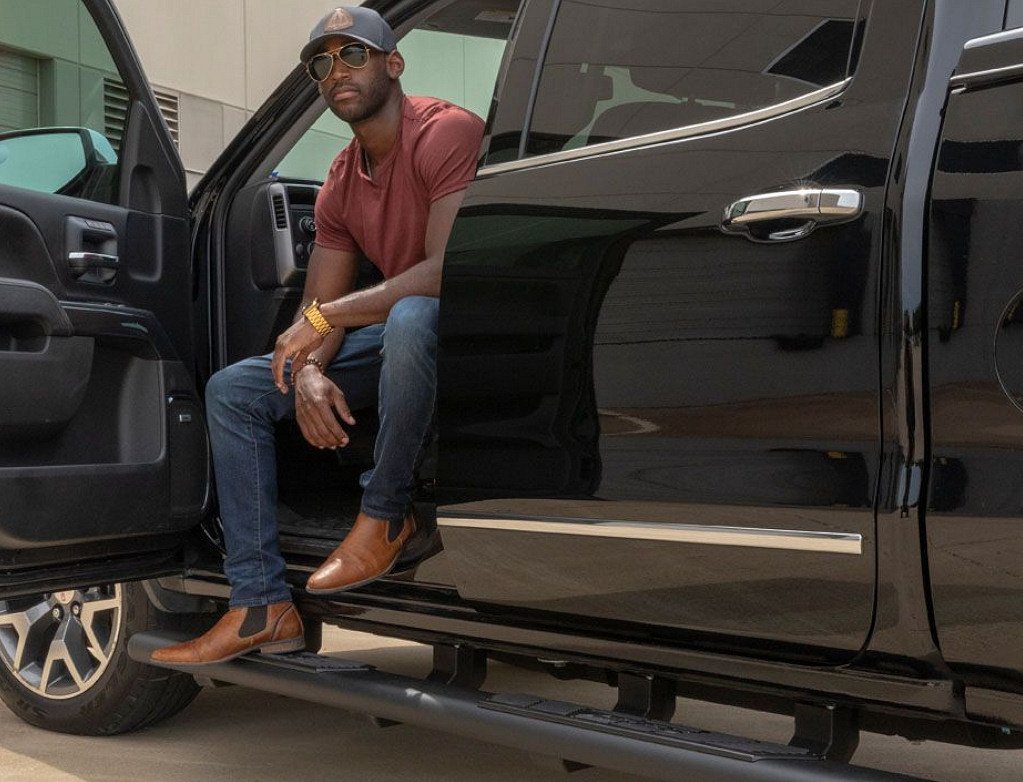 Aries AscentStep 5-1/2 inch Running Boards - Image 7